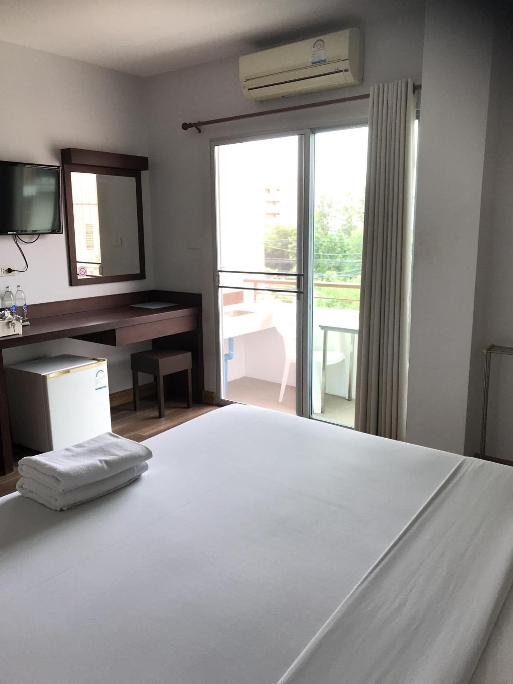 1 bedroom, blackout curtains, free wifi