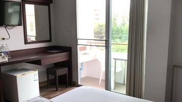 1 bedroom, blackout curtains, free WiFi