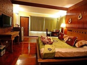 Deluxe Room | Rollaway beds, free WiFi