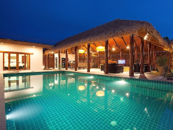 Outdoor pool, pool loungers - Baan Suan Hua Hin (Hua Hin)