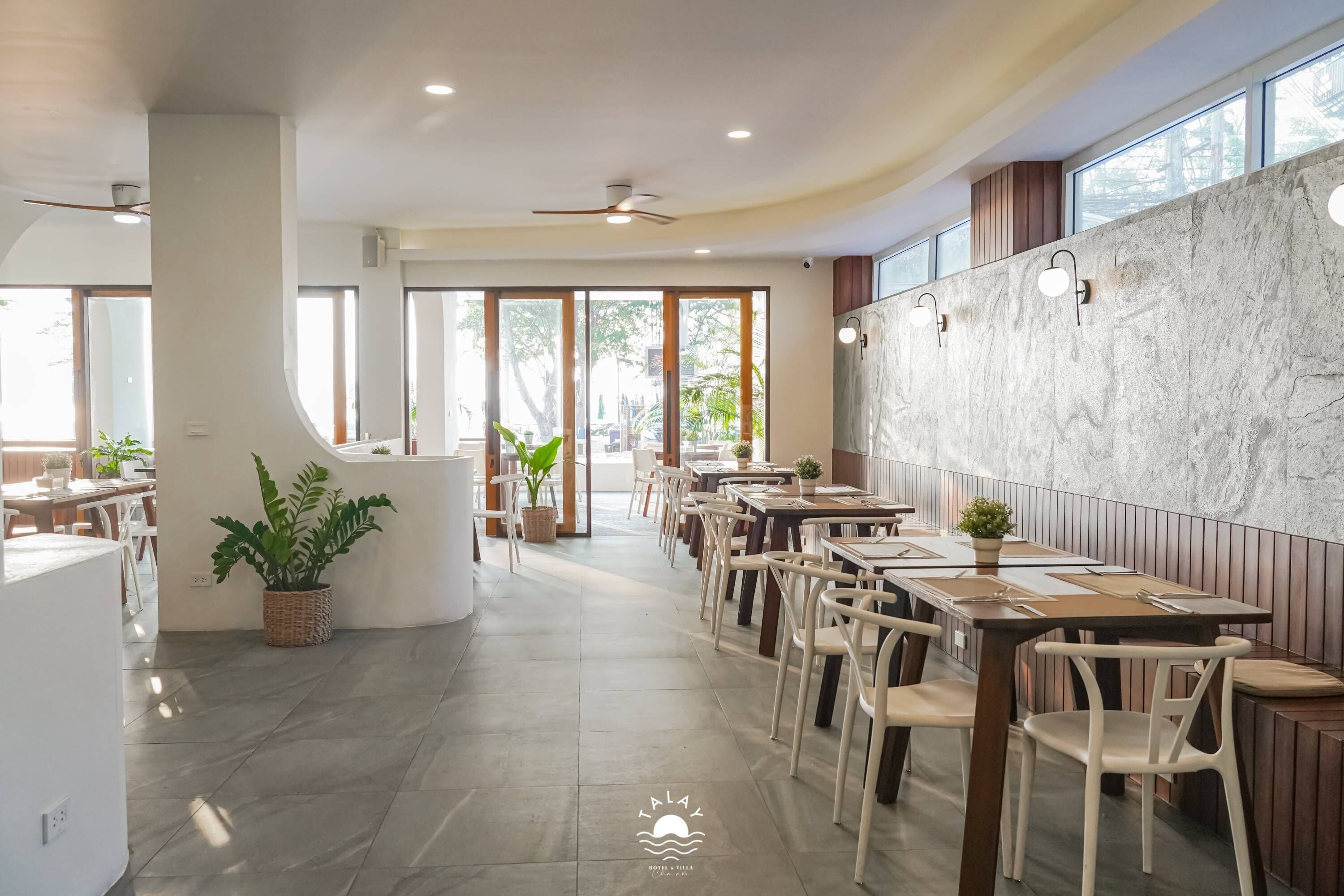 Desayuno buffet (THB 199 por persona) 