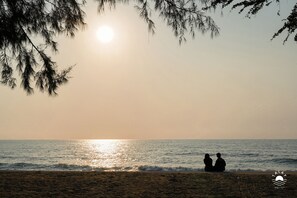 On the beach - Talay Hotel & Villa (Cha-am)