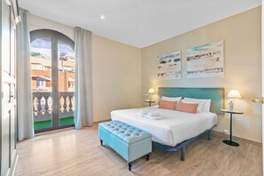 3 quartos, roupas de cama premium, edredons de pluma, cofres nos quartos