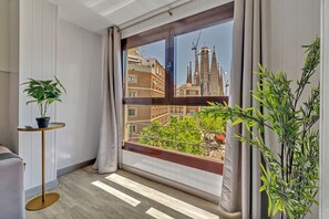 Design-Apartment, 3 Schlafzimmer, Nichtraucher, Blick auf die Anlage | Wohnbereich