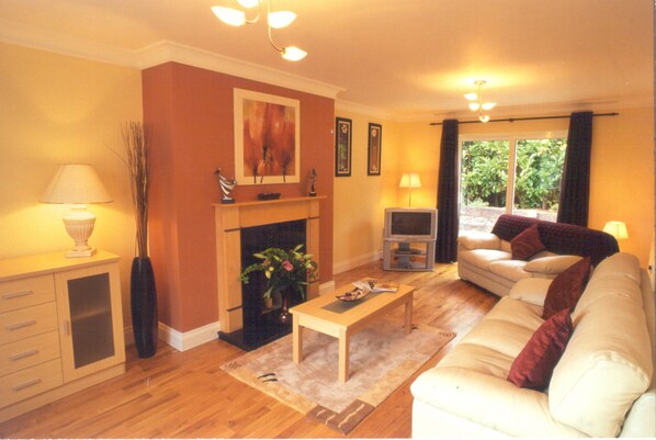 Ferienhaus, 3 Schlafzimmer | Wohnzimmer | Kamin