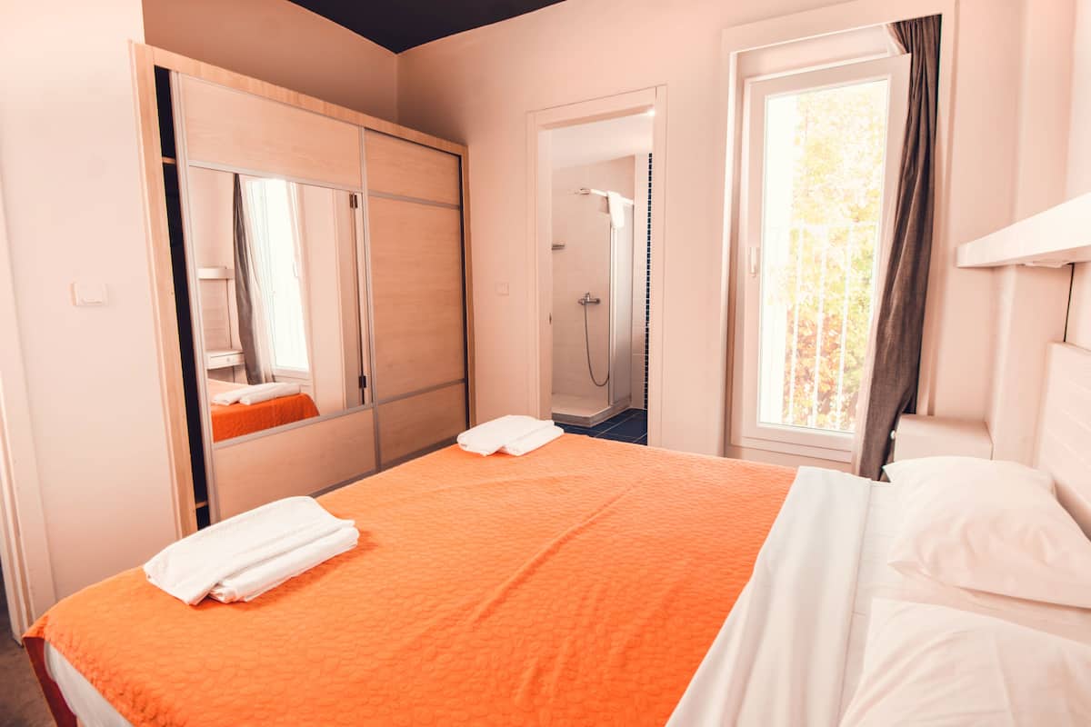 Family Apartment, 2 Bedrooms, 2 Bathrooms, Garden Area