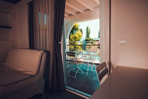 Family Apartment, 2 Bedrooms, 2 Bathrooms, Garden Area | Terrace/patio