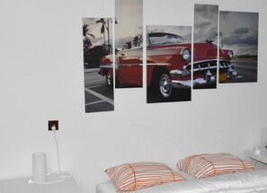 Deluxe Double or Twin Room, Non Smoking, Private Bathroom | Iron/ironing board, free WiFi - B Movie Guest Rooms (Kraków)