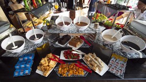 Petit déjeuner continental (10 EUR par personne)