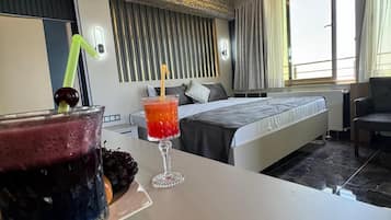 Grand-Zimmer | Zimmersafe, schallisolierte Zimmer, kostenloses WLAN, Bettwäsche