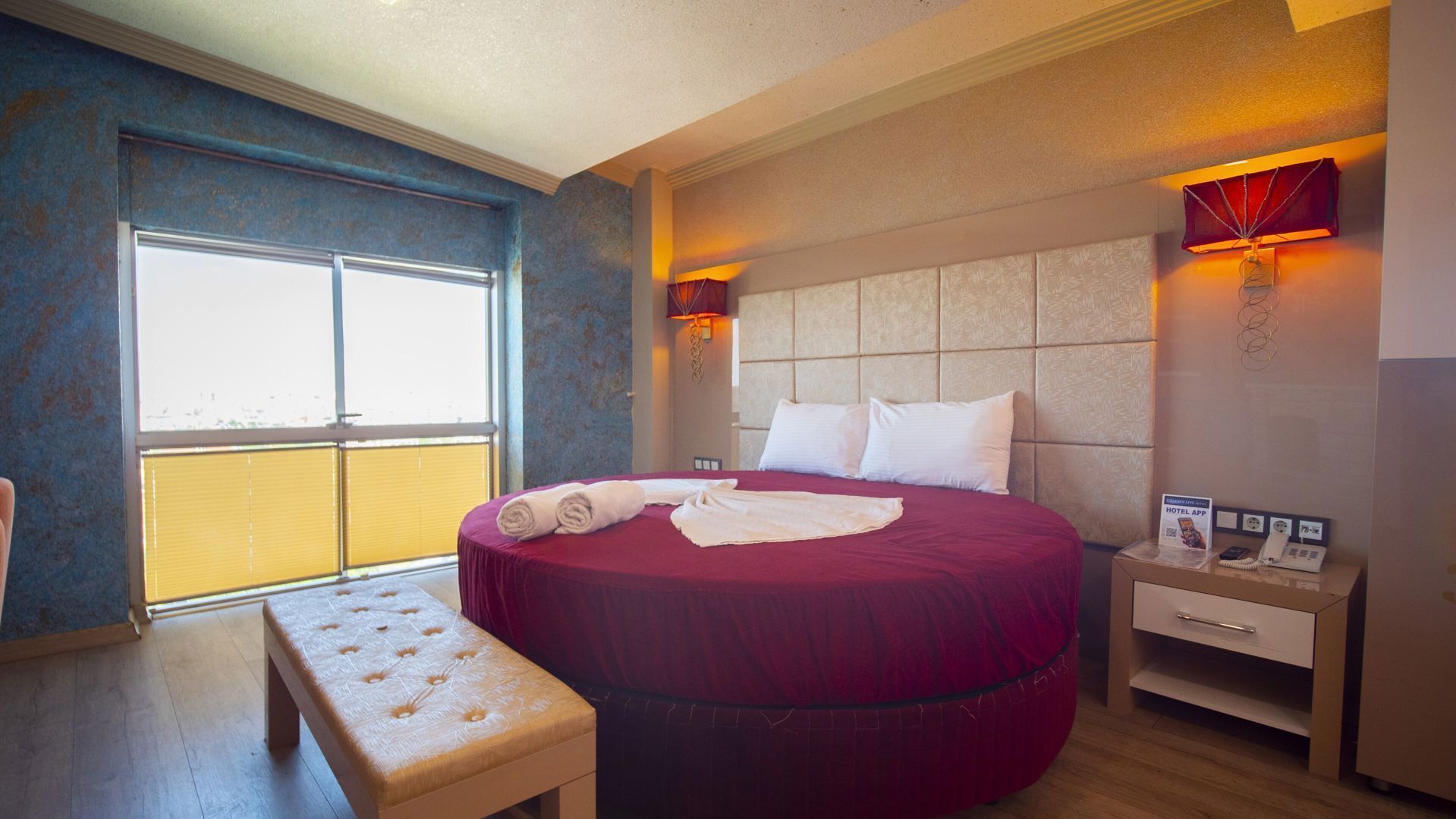 In-room safe, soundproofing, free WiFi, bed sheets