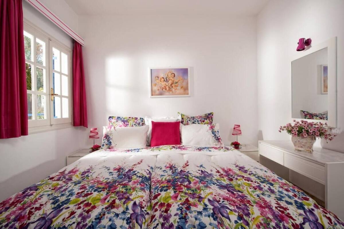 Soundproofing, WiFi (free), bed sheets