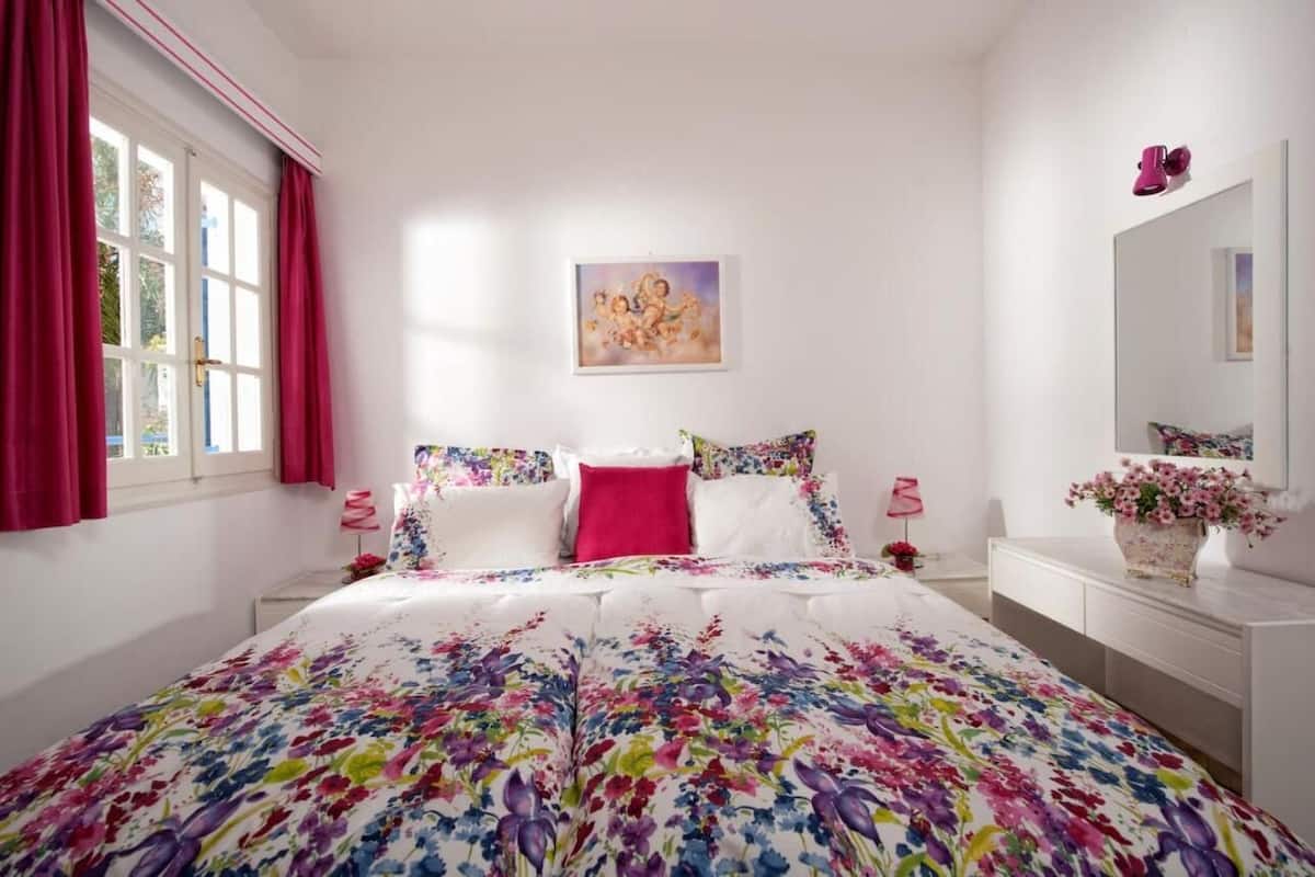 Soundproofing, WiFi (free), bed sheets