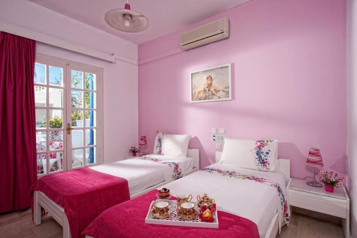 Soundproofing, WiFi (free), bed sheets