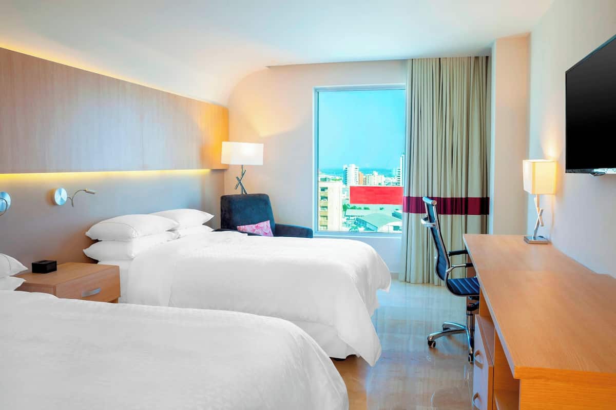 Kamar Tradisional, 2 Tempat Tidur Double | Seprai premium, minibar, brankas, dan meja kerja