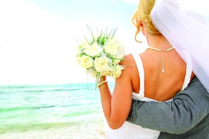 Outdoor wedding area - Resorts World Bimini (Alice Town)