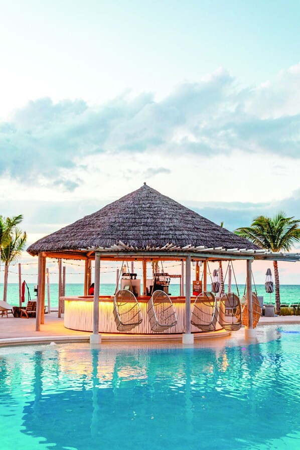 3 outdoor pools, pool umbrellas, pool loungers