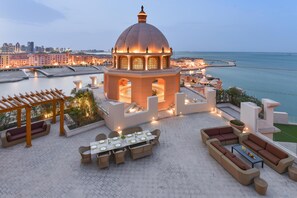 Premium bedding, minibar, in-room safe, desk - Marsa Malaz Kempinski, The Pearl - Doha (Doha)