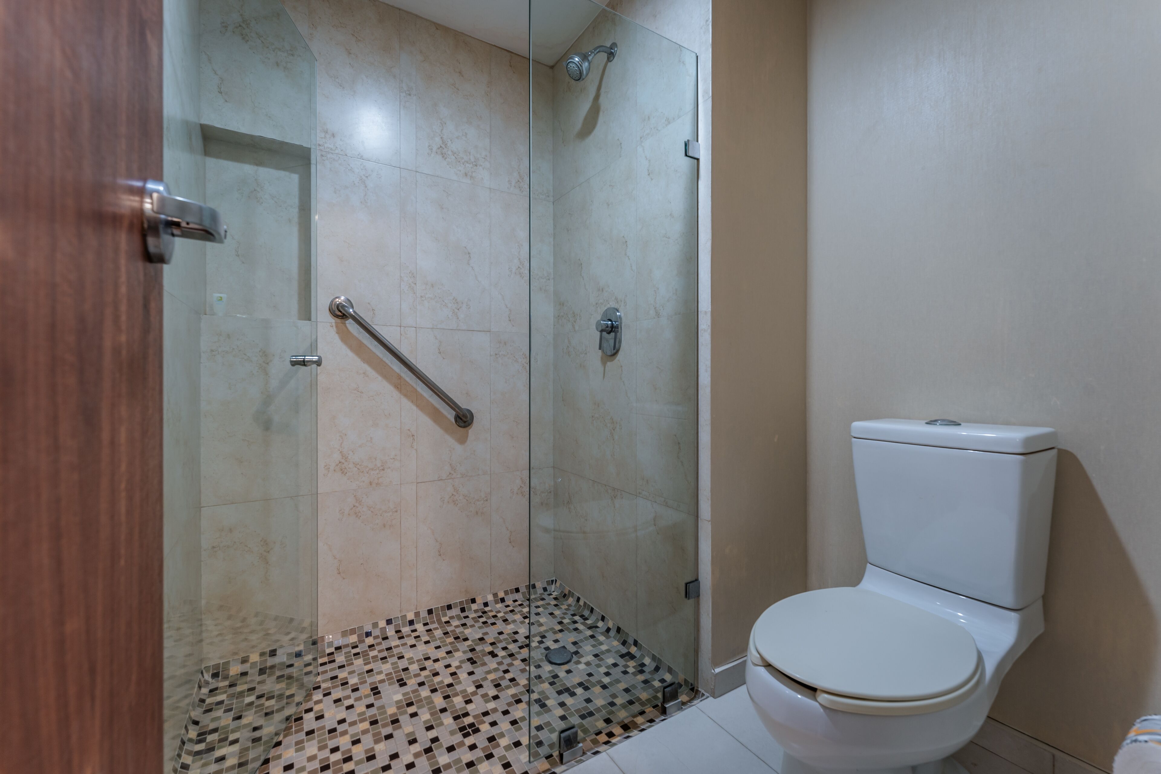 egyptian cotton sheets, premium bedding, in-room safe, desk