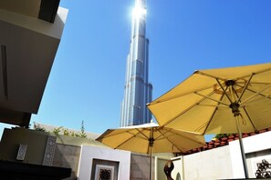 Outdoor pool - Dubai Luxury Stay - Downtown Dubai (Dubai)