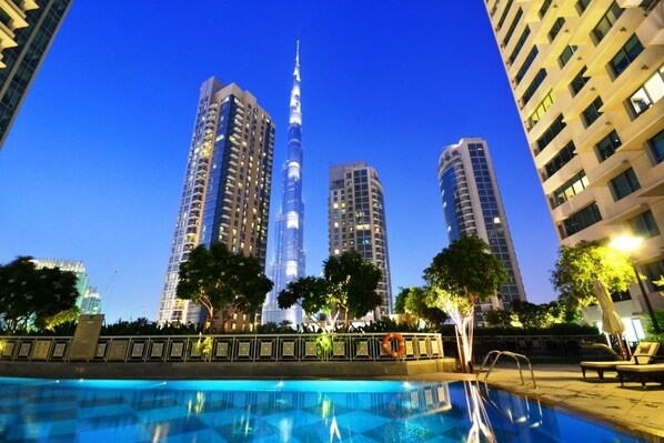 Outdoor pool - Dubai Luxury Stay - Downtown Dubai (Dubai)