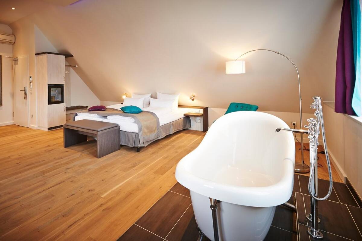 minibar, in-room safe, desk, laptop workspace