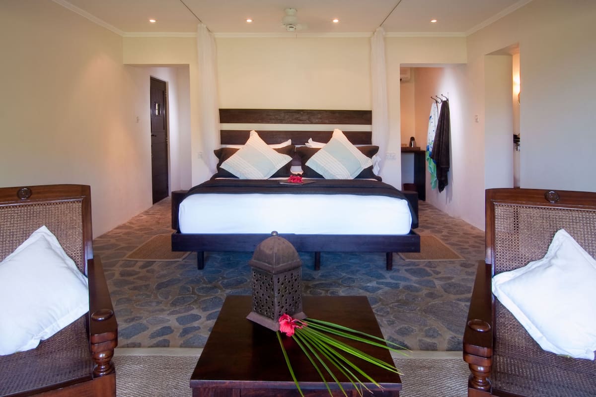 1 bedroom, premium bedding, pillow-top beds, in-room safe