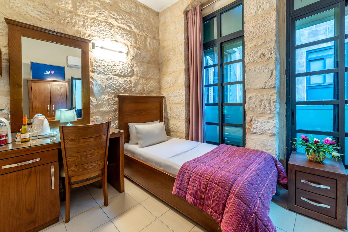 Standard Single Room | In-room safe, desk, iron/ironing board, free WiFi