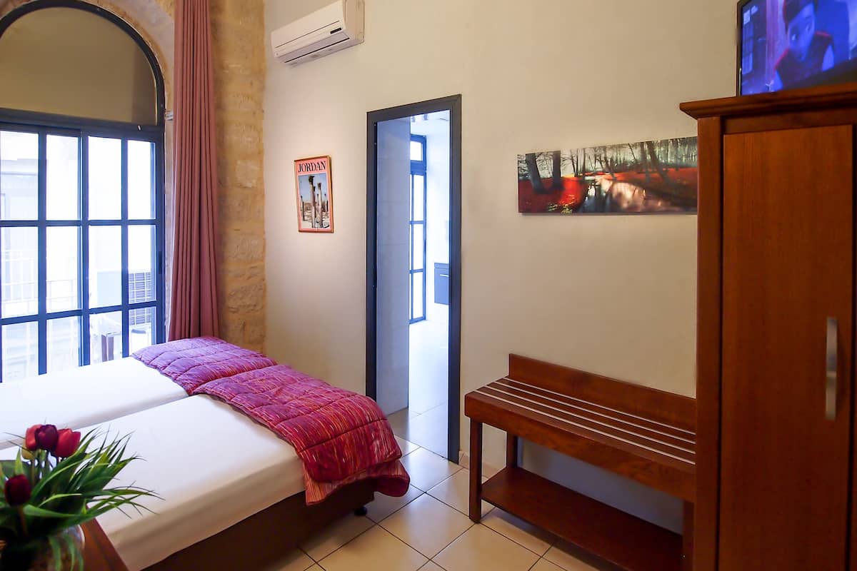 In-room safe, desk, iron/ironing board, free WiFi