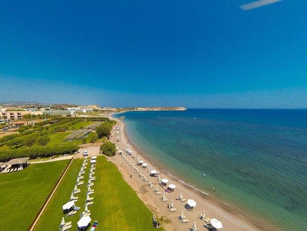 鄰近海灘、海灘浴巾、潛水、滑水