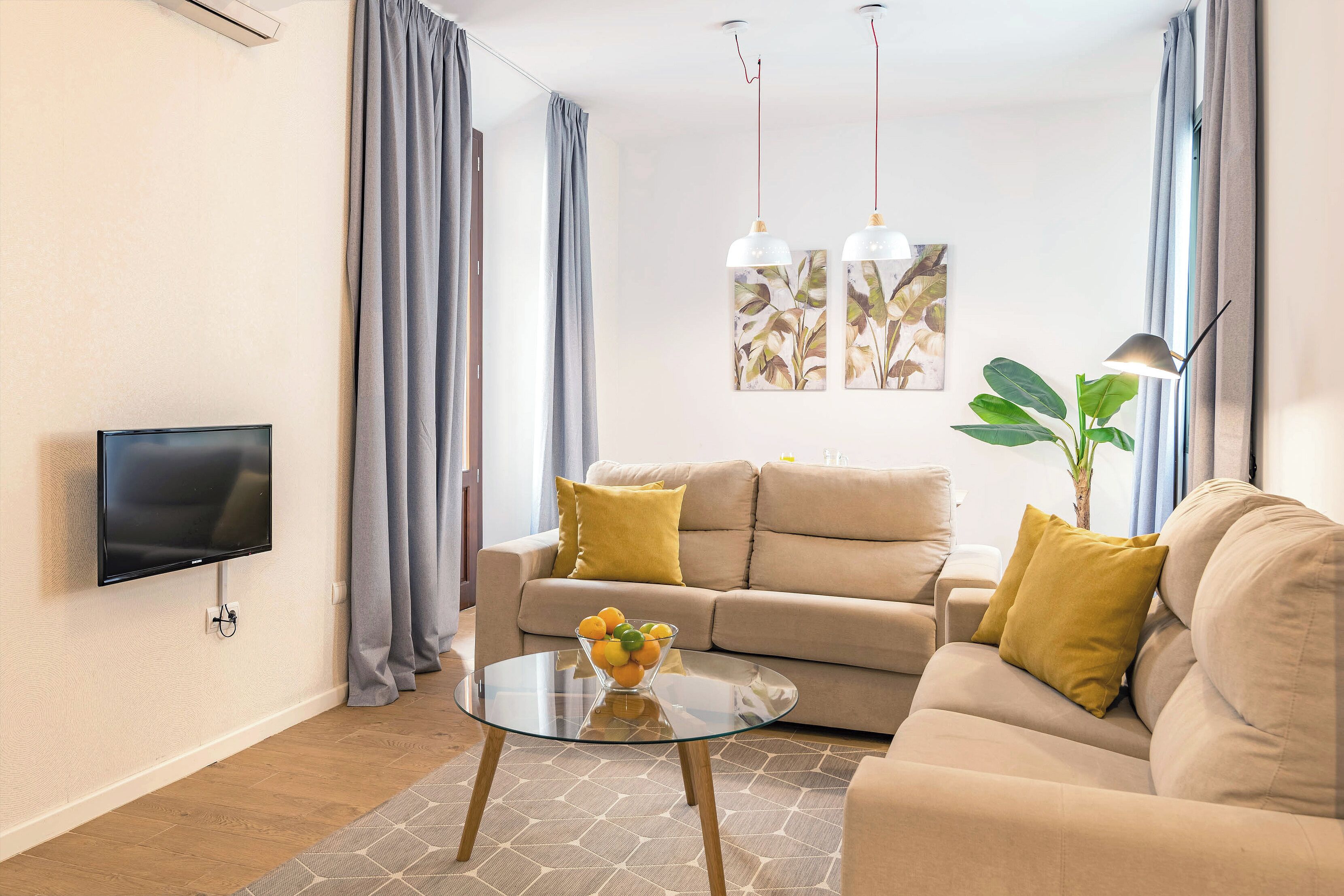 Departamento, 1 habitación | Área de sala de estar | Televisión de plasma de 28 pulgadas con canales por cable y televisión 