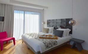 Superior Room | Room service - dining - Hôtel Version Maquis Santa Manza (Bonifacio)