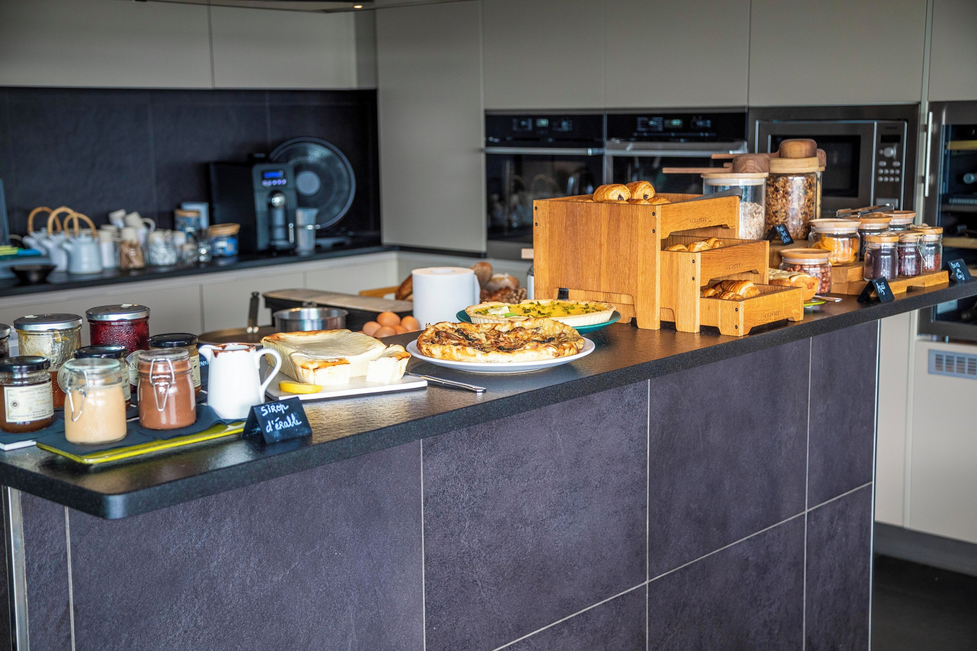 daily buffet breakfast (eur 30 per person)