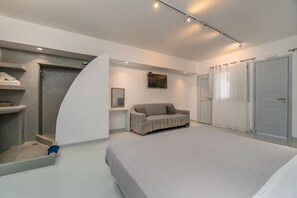 Unclassified image, 5 of 88, button - Central Fira (Santorini)