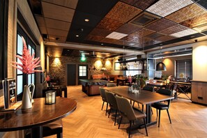 Lunch and dinner served, local cuisine - Het Wapen van Harmelen (Harmelen)