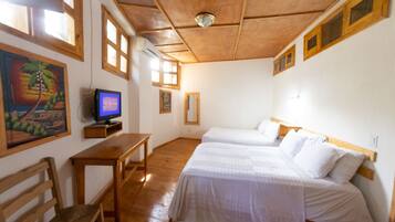 1 bedroom, desk, rollaway beds, free WiFi