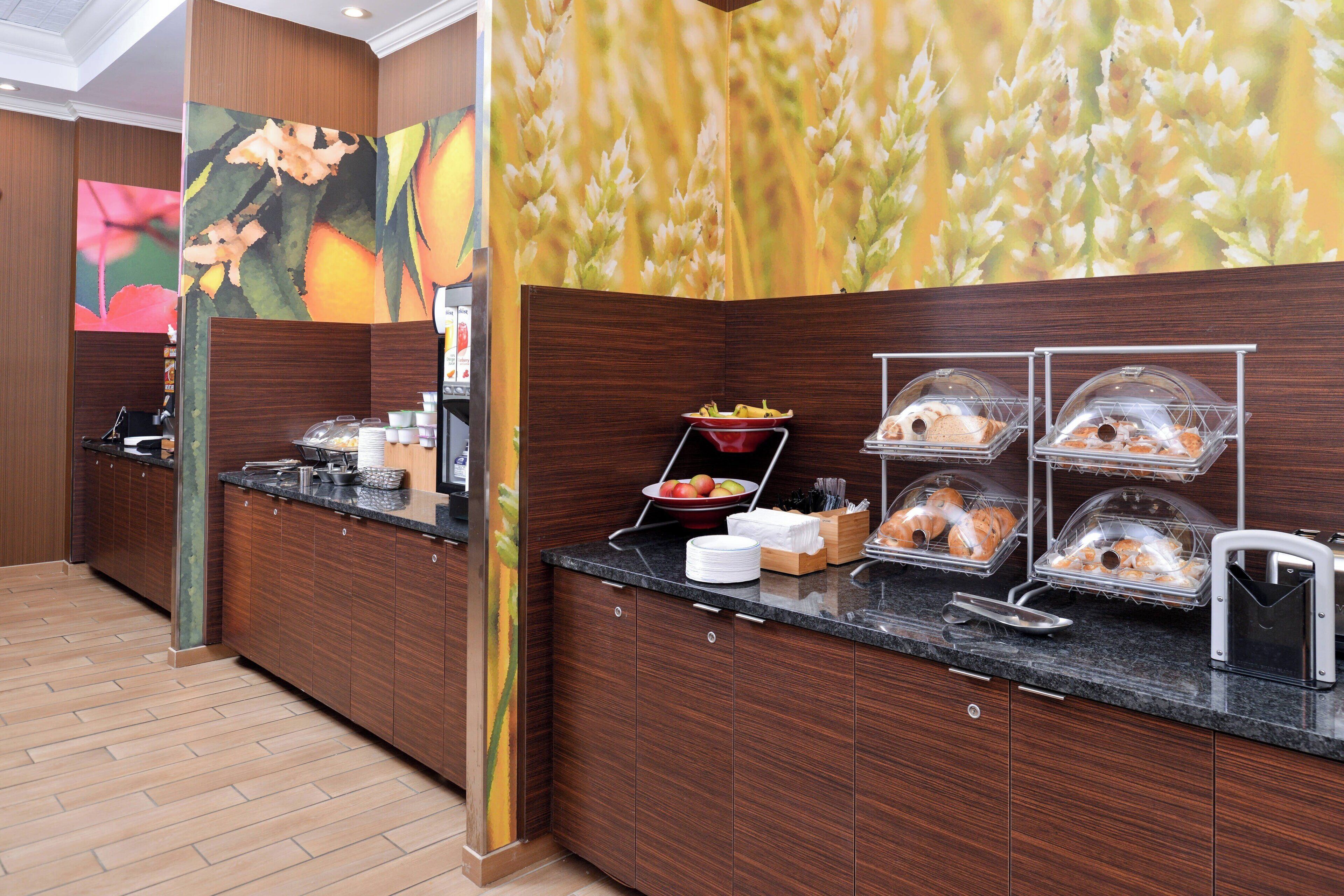 free daily continental breakfast