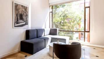 Duplex, 1 King Bed | 1 bedroom, premium bedding, in-room safe, iron/ironing board