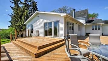 House, 4 Bedrooms | Terrace/patio
