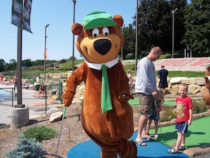 Mini-golf