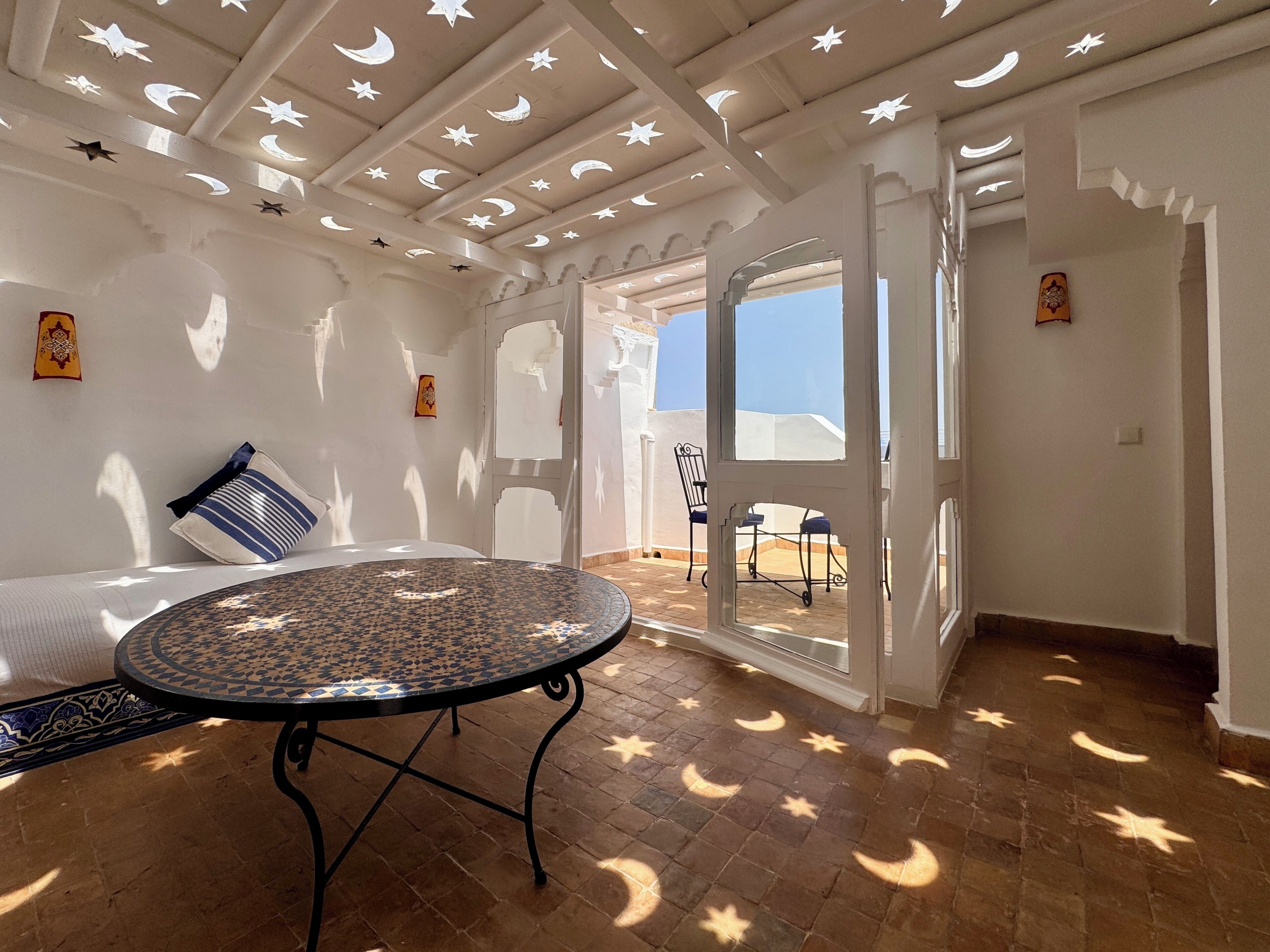 Deluxe Suite, Sea View | In-room safe, desk, free WiFi