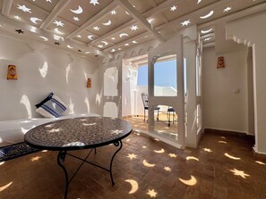 Caja de seguridad en la habitación, escritorio y wifi gratis