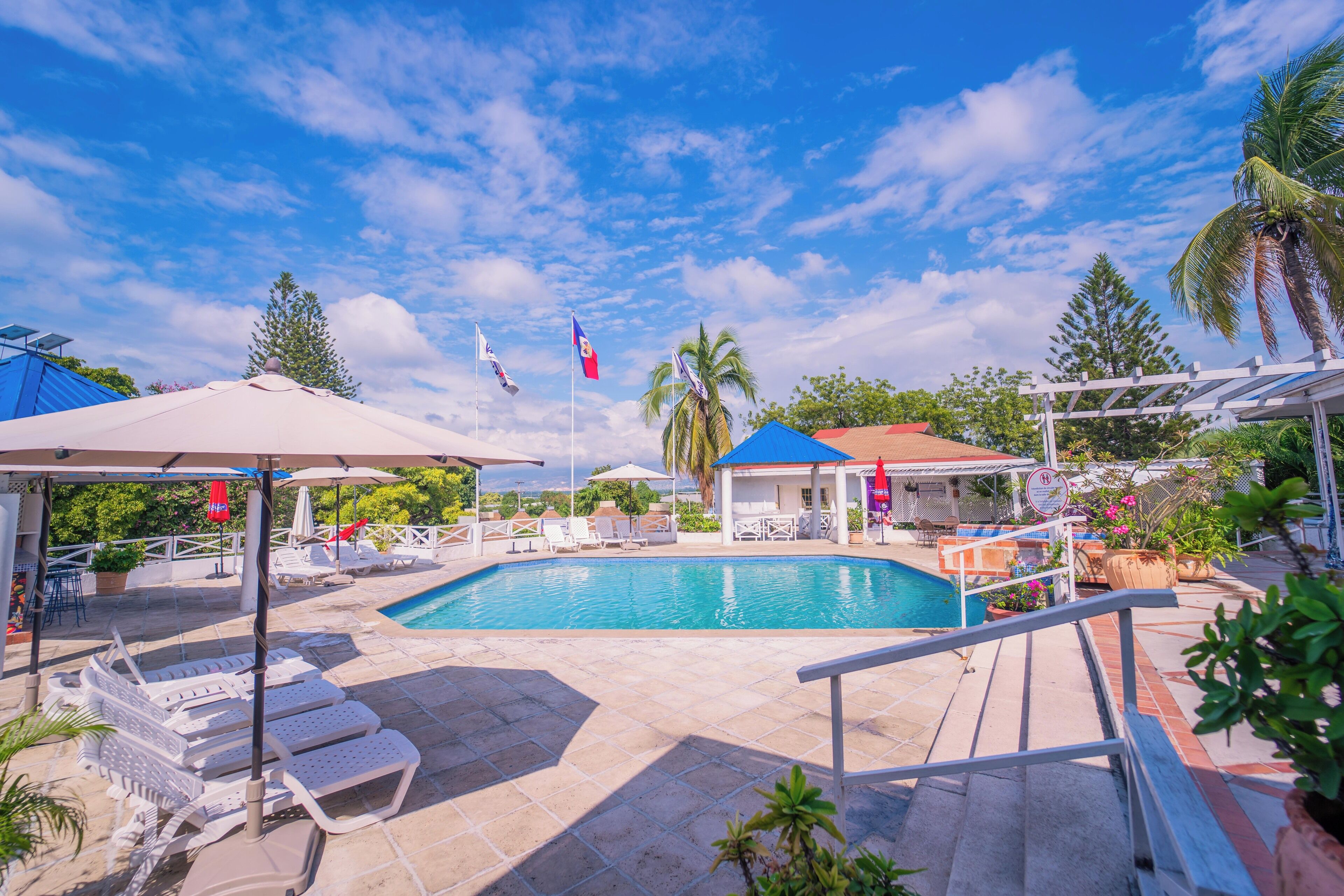 Kolam renang terbuka 