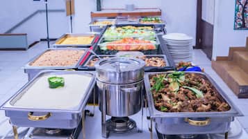 Petit déjeuner, déjeuner et dßner servis sur place