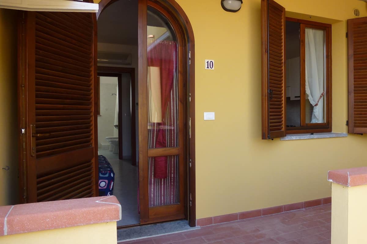 Apartment, 2 Bedrooms | Katil bayi/kot (surcaj), katil lipat simpan/tambahan, Wi-fi percuma
