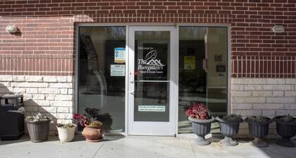 Texas Bungalows Hotel & Hotel Que at Lakeline Austin Cedar Park