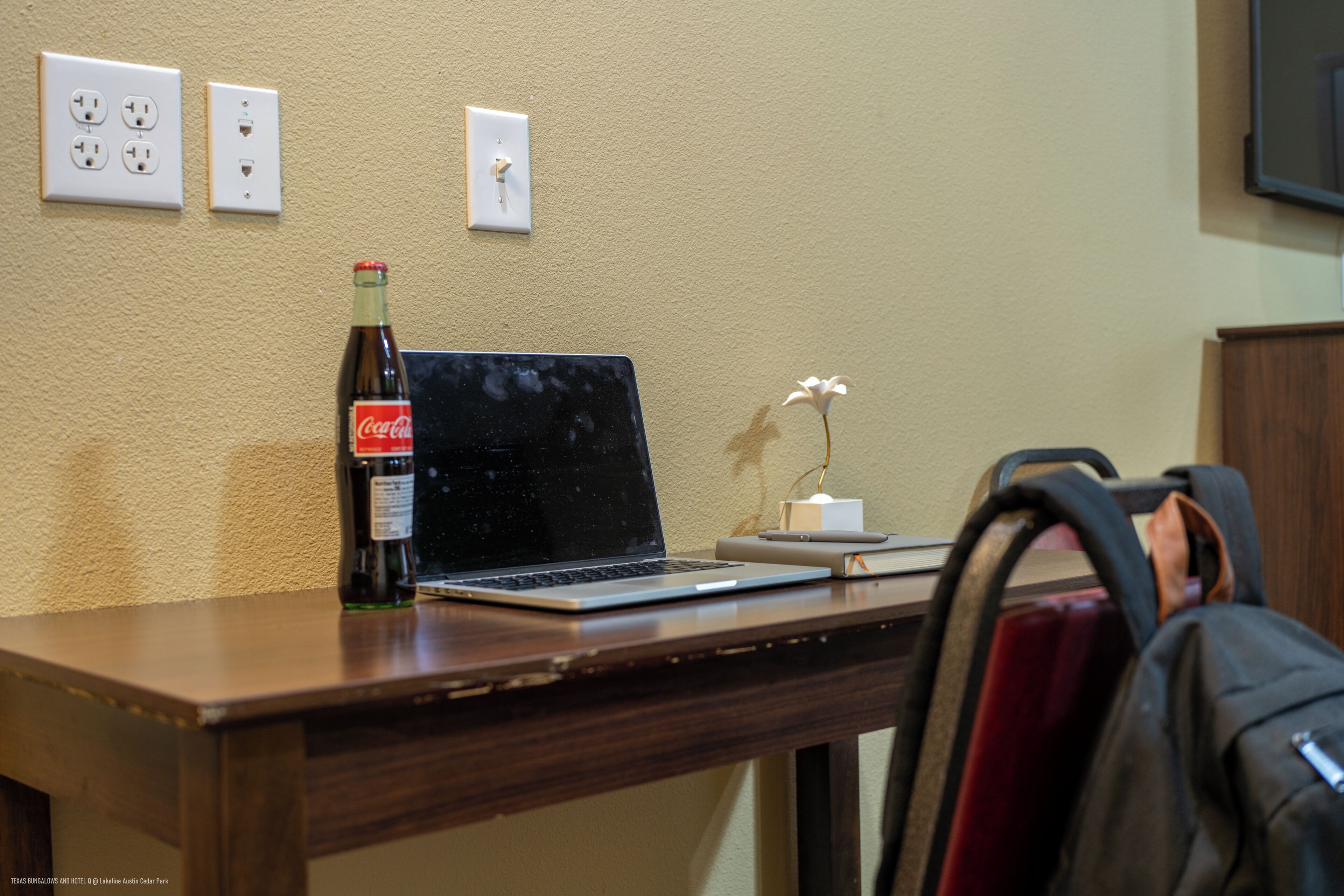 高档床上用品、泰普尔床垫、特色家居、办公桌