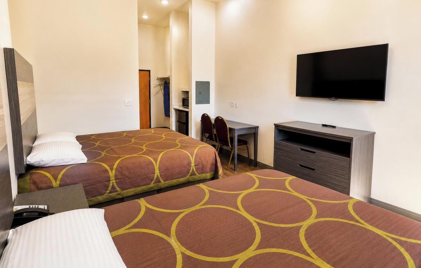 Economy Double Room, 2 Queen Beds, Non Smoking, Refrigerator & Microwave | Premium bedding, Tempur-Pedic beds, desk, laptop workspace