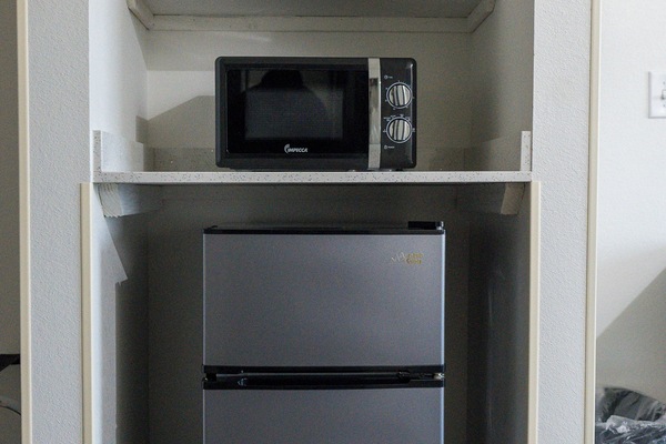 Economy Double Room, 2 Queen Beds, Non Smoking, Refrigerator & Microwave | Premium bedding, Tempur-Pedic beds, desk, laptop workspace