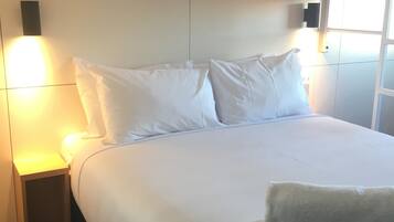 Standard Room, Multiple Beds | Desk, laptop workspace, free WiFi, bed sheets